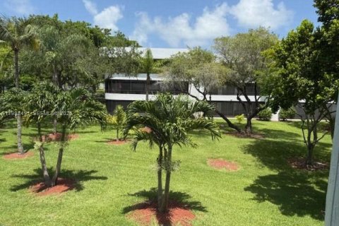 Condo in Hollywood, Florida, 2 bedrooms  № 2050664 - photo 4