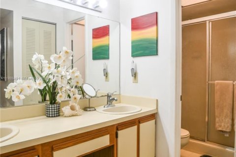 Condo in Hollywood, Florida, 2 bedrooms  № 2050664 - photo 18