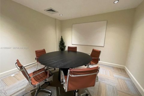 Condominio en alquiler en Miami, Florida, 1 dormitorio, 63.92 m2 № 2010716 - foto 21