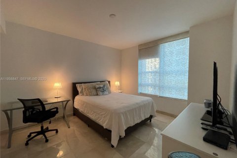 Condominio en alquiler en Miami, Florida, 1 dormitorio, 63.92 m2 № 2010716 - foto 13