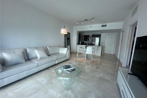 Condominio en alquiler en Miami, Florida, 1 dormitorio, 63.92 m2 № 2010716 - foto 5