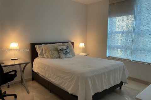 Condominio en alquiler en Miami, Florida, 1 dormitorio, 63.92 m2 № 2010716 - foto 11