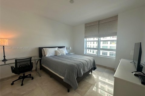 Condominio en alquiler en Miami, Florida, 1 dormitorio, 63.92 m2 № 2010716 - foto 14