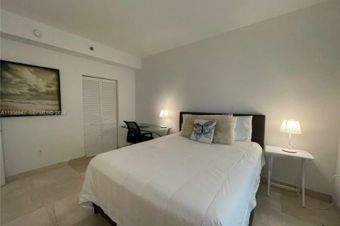 Condominio en alquiler en Miami, Florida, 1 dormitorio, 63.92 m2 № 2010716 - foto 12