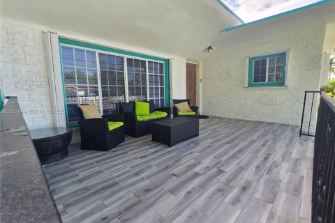 Купить виллу или дом в Норт-Майами, Флорида 4 спальни, 172.43м2, № 1995588 - фото 5