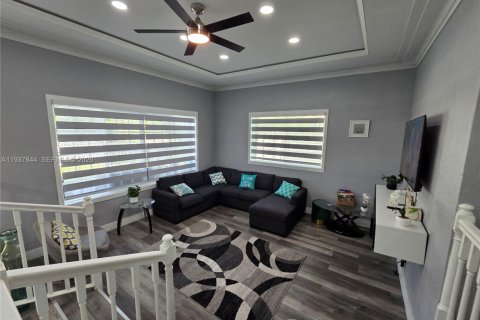 Купить виллу или дом в Норт-Майами, Флорида 4 спальни, 172.43м2, № 1995588 - фото 10