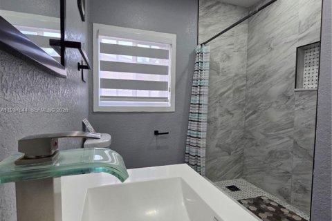 Купить виллу или дом в Норт-Майами, Флорида 4 спальни, 172.43м2, № 1995588 - фото 17