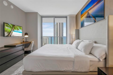 Hôtel, hôtellerie à vendre à Hollywood, Floride: 2 chambres, 96.99 m2 № 1985270 - photo 12