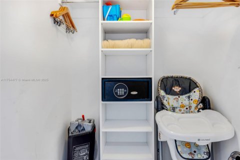 Hôtel, hôtellerie à vendre à Hollywood, Floride: 2 chambres, 96.99 m2 № 1985270 - photo 27