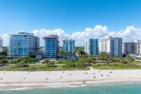 Condo in Surfside, Florida, 1 bedroom  № 1972968 - photo 4
