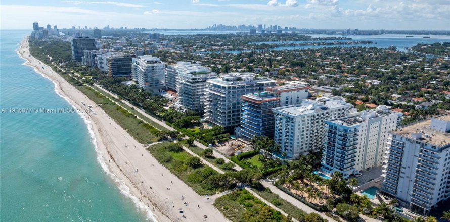 Condo in Surfside, Florida, 1 bedroom  № 1972968