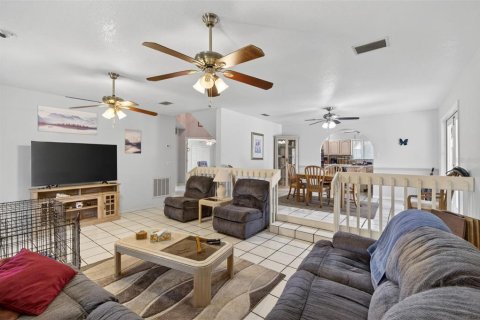 House in Cocoa, Florida 3 bedrooms, 278.71 sq.m. № 2100677 - photo 8