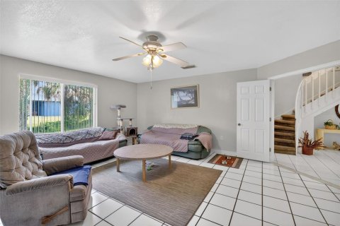 House in Cocoa, Florida 3 bedrooms, 278.71 sq.m. № 2100677 - photo 9
