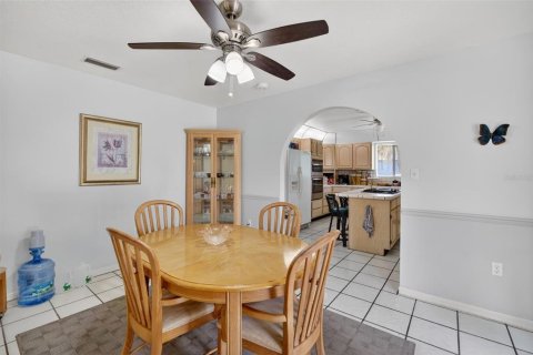 House in Cocoa, Florida 3 bedrooms, 278.71 sq.m. № 2100677 - photo 12