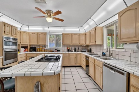 House in Cocoa, Florida 3 bedrooms, 278.71 sq.m. № 2100677 - photo 16