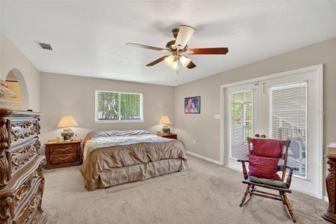 House in Cocoa, Florida 3 bedrooms, 278.71 sq.m. № 2100677 - photo 20
