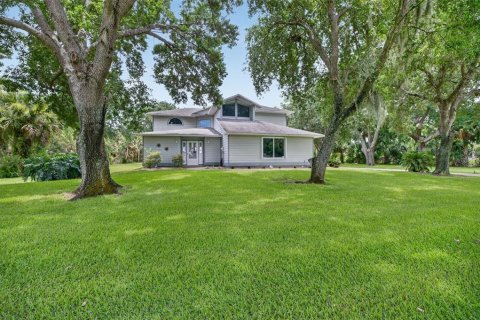 House in Cocoa, Florida 3 bedrooms, 278.71 sq.m. № 2100677 - photo 4