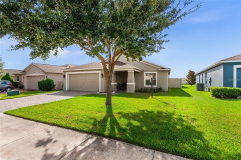 Villa ou maison à vendre à Auburndale, Floride: 3 chambres, 162.76 m2 № 2351540 - photo 2
