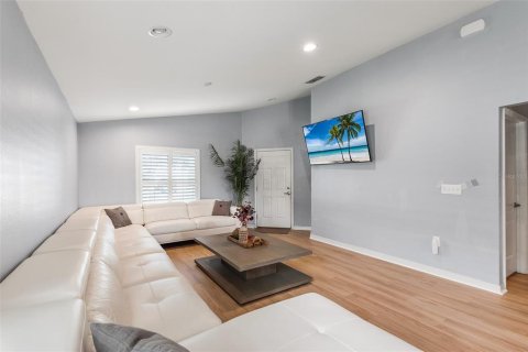Villa ou maison à vendre à Auburndale, Floride: 3 chambres, 162.76 m2 № 2351540 - photo 4