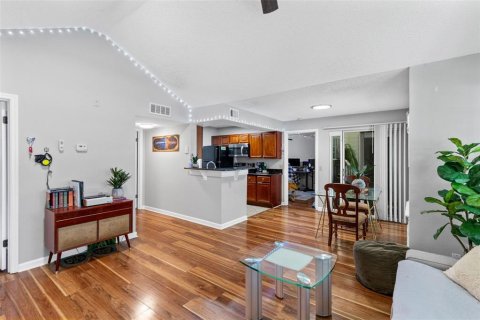 Condo in Orlando, Florida, 2 bedrooms № 2197218 - photo 6