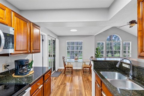Condo in Orlando, Florida, 2 bedrooms № 2197218 - photo 10