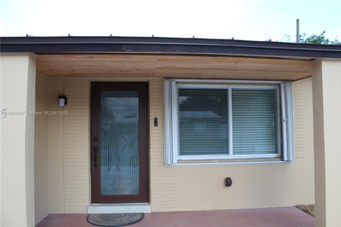 Villa ou maison à vendre à Hollywood, Floride: 3 chambres, 102.19 m2 № 1975729 - photo 18