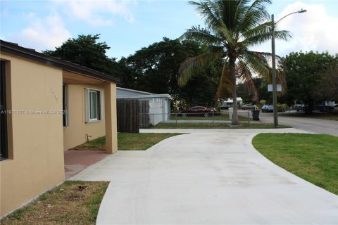 Villa ou maison à vendre à Hollywood, Floride: 3 chambres, 102.19 m2 № 1975729 - photo 8