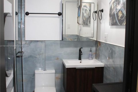 Villa ou maison à vendre à Hollywood, Floride: 3 chambres, 102.19 m2 № 1975729 - photo 23