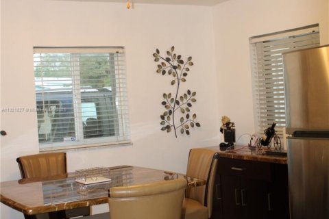 Villa ou maison à vendre à Hollywood, Floride: 3 chambres, 102.19 m2 № 1975729 - photo 30