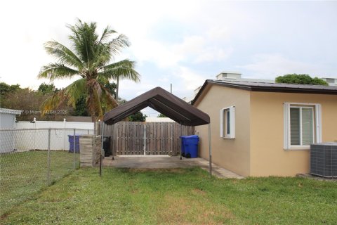 Villa ou maison à vendre à Hollywood, Floride: 3 chambres, 102.19 m2 № 1975729 - photo 21