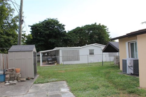 Villa ou maison à vendre à Hollywood, Floride: 3 chambres, 102.19 m2 № 1975729 - photo 14