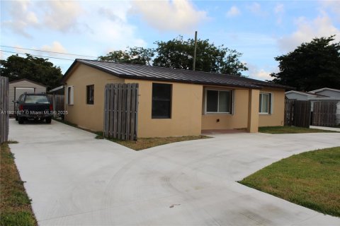 Villa ou maison à vendre à Hollywood, Floride: 3 chambres, 102.19 m2 № 1975729 - photo 7