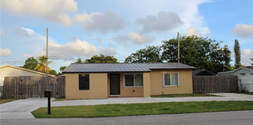 Villa ou maison à Hollywood, Floride 3 chambres, 102.19 m2 № 1975729