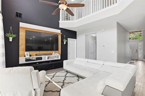 House in Davenport, Florida 6 bedrooms, 257.43 sq.m. № 2112477 - photo 14