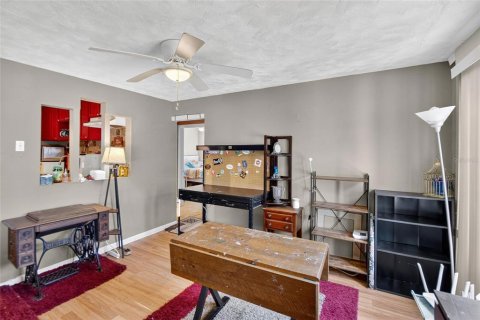 House in Saint Petersburg, Florida 2 bedrooms, 69.86 sq.m. № 1876407 - photo 3