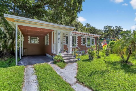House in Saint Petersburg, Florida 2 bedrooms, 69.86 sq.m. № 1876407 - photo 2
