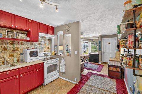 House in Saint Petersburg, Florida 2 bedrooms, 69.86 sq.m. № 1876407 - photo 7