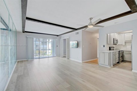 Condominio en venta en Oakland Park, Florida, 2 dormitorios, 78.97 m2 № 1939739 - foto 6