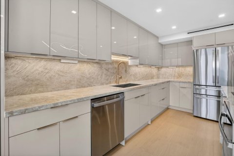 Condo in Boca Raton, Florida, 2 bedrooms № 2187909 - photo 16