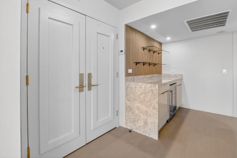 Condo in Boca Raton, Florida, 2 bedrooms № 2187909 - photo 2