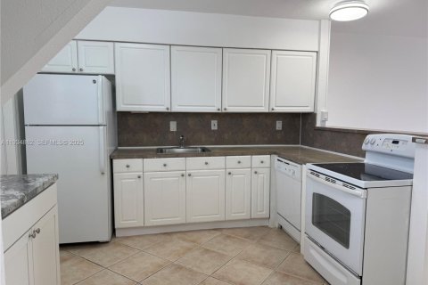 Condominio en alquiler en Aventura, Florida, 1 dormitorio, 74.32 m2 № 1993044 - foto 2