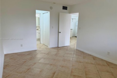 Condominio en alquiler en Aventura, Florida, 1 dormitorio, 74.32 m2 № 1993044 - foto 10