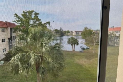 Condo in Sunrise, Florida, 2 bedrooms  № 1867764 - photo 1