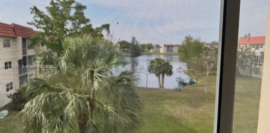 Condo in Sunrise, Florida, 2 bedrooms № 1867764
