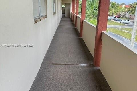 Condo in Sunrise, Florida, 2 bedrooms  № 1867764 - photo 3