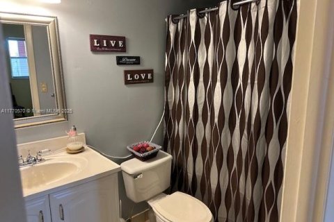 Condo in Sunrise, Florida, 2 bedrooms  № 1867764 - photo 9