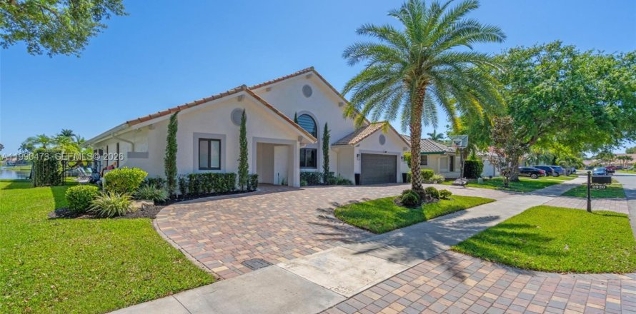 Casa en Davie, Florida 3 dormitorios, 172.52 m2 № 2056807