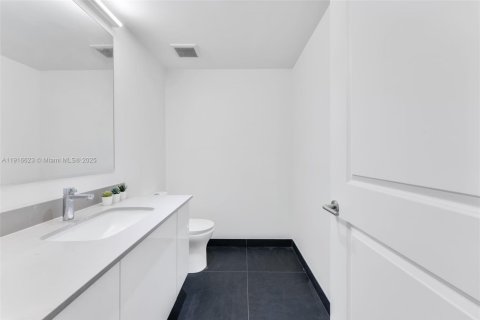 Copropriété à vendre à Miami, Floride: 1 chambre, 78.97 m2 № 1973865 - photo 13