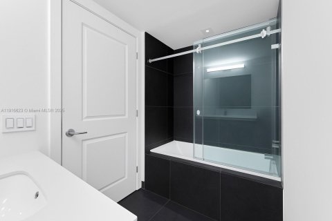 Copropriété à vendre à Miami, Floride: 1 chambre, 78.97 m2 № 1973865 - photo 9