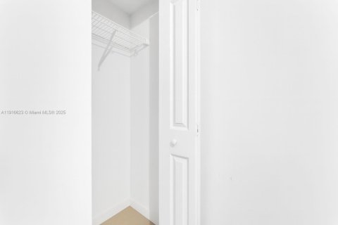 Copropriété à vendre à Miami, Floride: 1 chambre, 78.97 m2 № 1973865 - photo 11